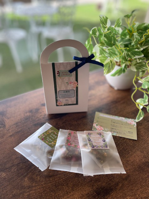 結婚式のプチギフトに♪100個単位でご注文◇二人のオリジナルハーブティを☆