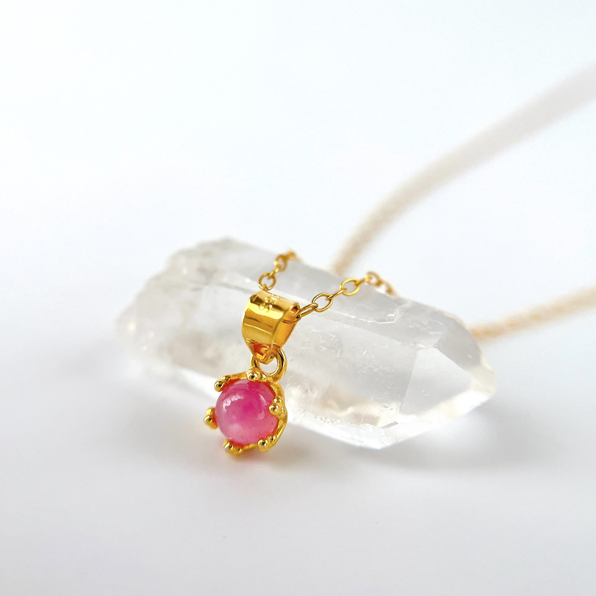 【7月の誕生石】スタールビーの一粒ネックレス　天然石 14kgf  シンプル クラウン プレゼント 誕生日 ギフト