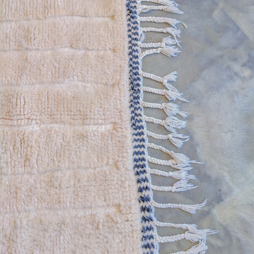 本物のベニワレンラグ-No13 96×137 モロッコ ホワイト カーペット 絨毯