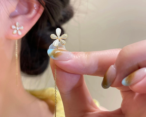 シェルカメオ 花モチーフ パール付き18Kピアス シェルカメオ 花モチーフ パール付き18Kピアス