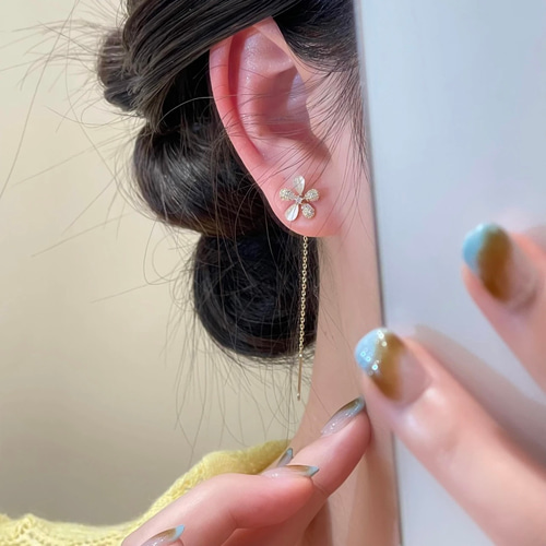 花モチーフ シェルピアスk18 ピアス（スタッド・一粒） パール大好き  