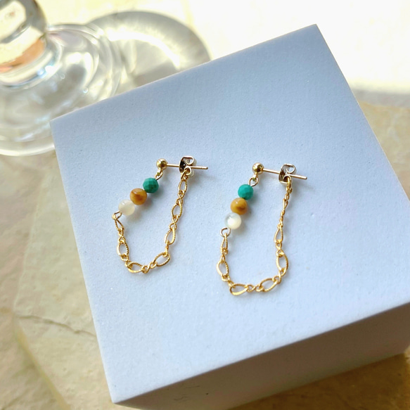 ターコイズとシェルのエスニック ピアス  / イヤリング  サージカルステンレス 2枚目の画像