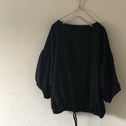 ハンドメイド　リネンのブラウス　黒 リネンブラウスの通販 | iichi 日々の暮らしを心地よくする