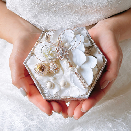 新郎新婦和装人形BIGサイズとリングピロー 永遠に凛と美しく】リングピロー『ハート水引WH/GO』/和風