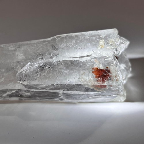 炎の精霊ঌ 　アンフィボールインクォーツ✨　原石　ポイント　クリスタル　水晶 炎の精霊ঌ アンフィボールインクォーツ✨ 原石 ポイント