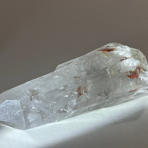 炎の精霊ঌ 　アンフィボールインクォーツ✨　原石　ポイント　クリスタル　水晶 炎の精霊ঌ アンフィボールインクォーツ✨ 原石 ポイント