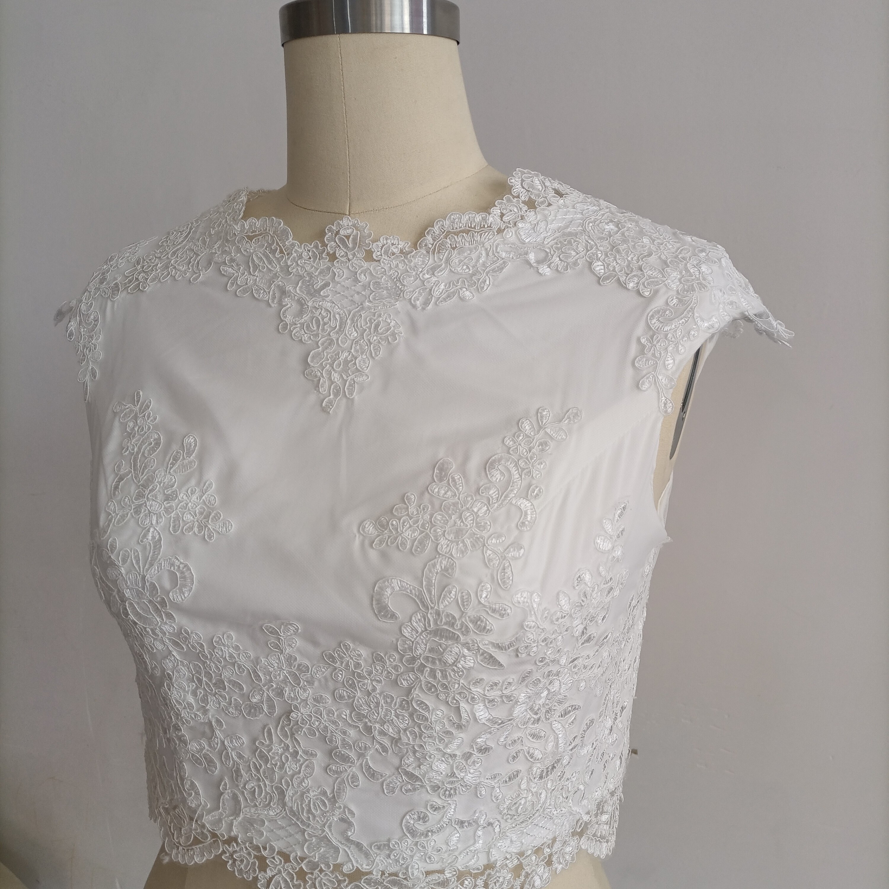 美品！ ウエディングド シアーな美しさ ノースリーブ トップス /花嫁 抜群のおしゃれ見え