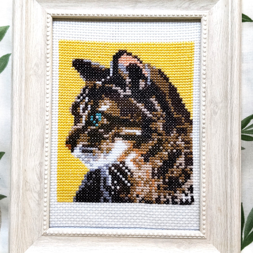 猫 キジトラ クロスステッチ フレーム入り 壁掛け 卓上 【HK006