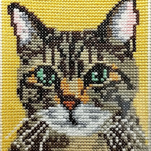 猫 キジトラ クロスステッチ フレーム入り 壁掛け 卓上 【HK007