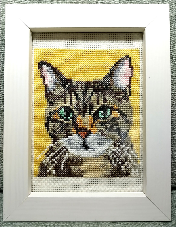 猫 キジトラ クロスステッチ フレーム入り 壁掛け 卓上 【HK007