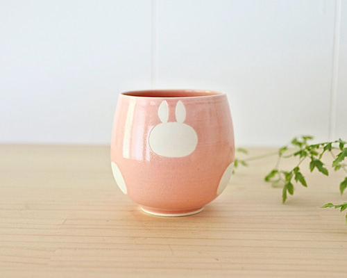 new】丸湯呑み（桜ピンク）白うさぎ水玉【在庫有】 湯呑み こめがま