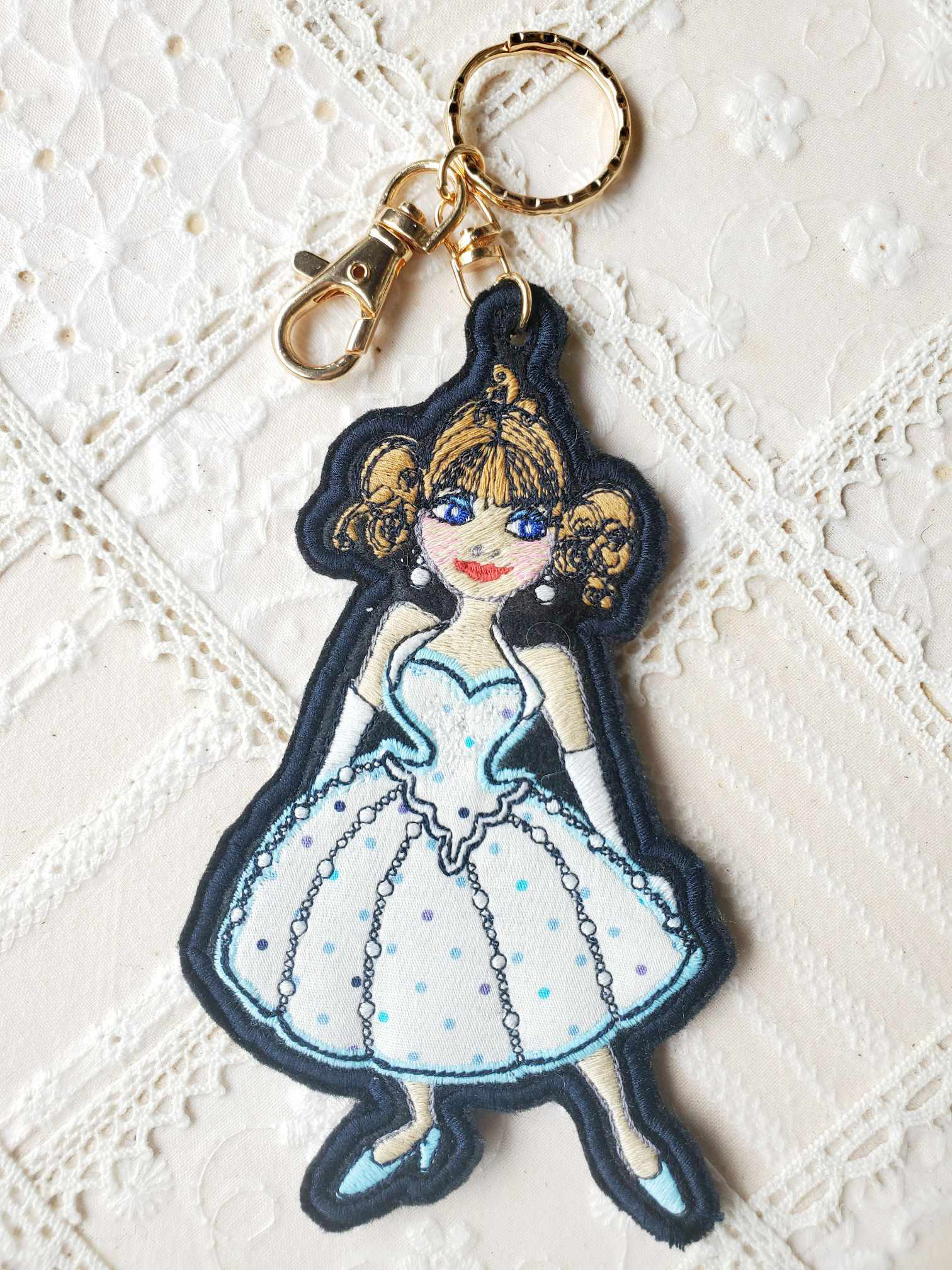 ロラライハリス♡ブラックWデニム♡刺繍のバッグ♡刺繍
