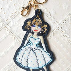 リクエスト＊ロラライハリス♡薔薇生地刺繍のバッグ♡4cm幅ショルダー付き 刺繍〛ロラライハリス ハンドメイド フリルバッグの通販 by *Eri