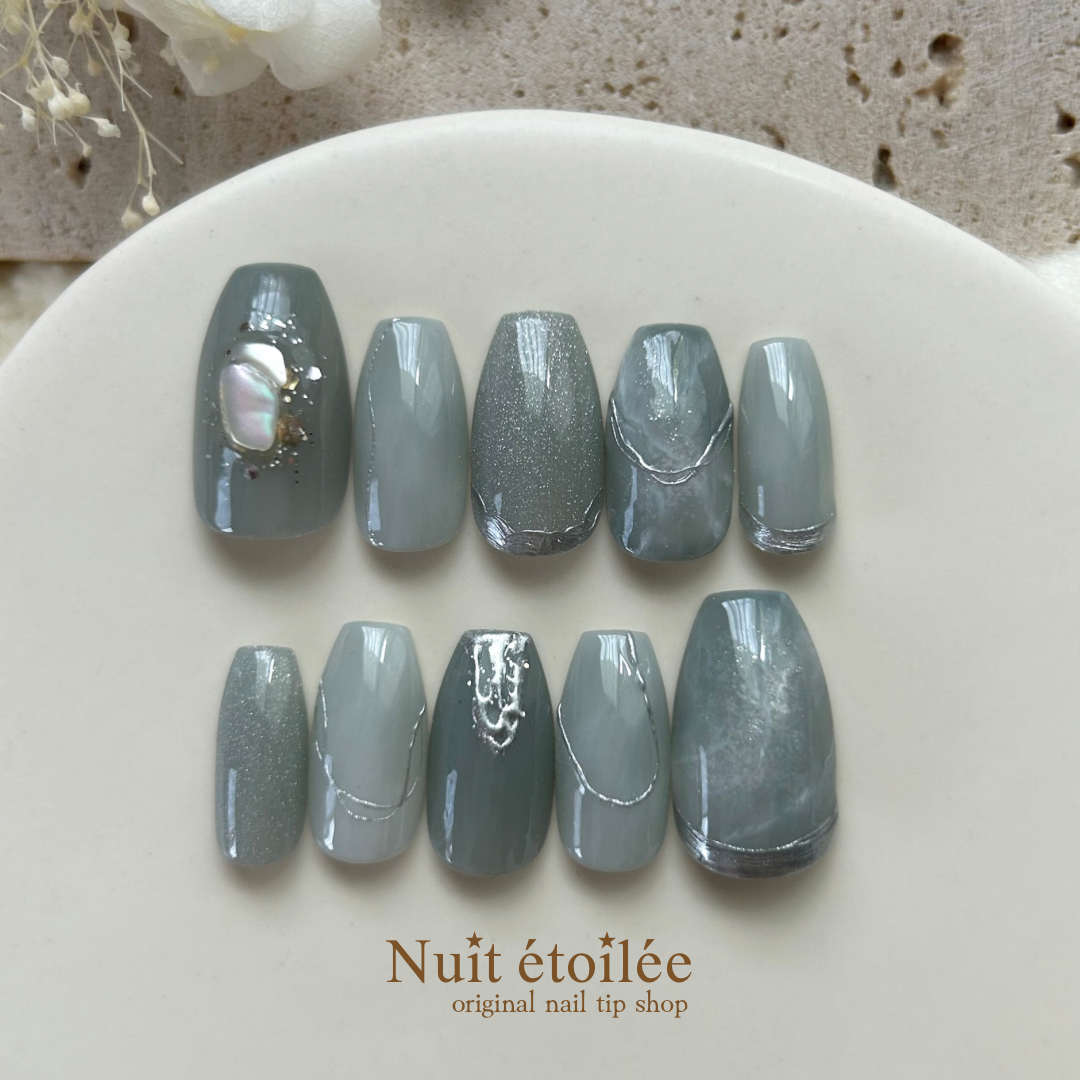 【サイズオーダー】ニュアンスネイル　ネイルチップ　くすみグリーン ニュアンスネイル】＊*くすみグリーンの秋ネイル ネイルチップ