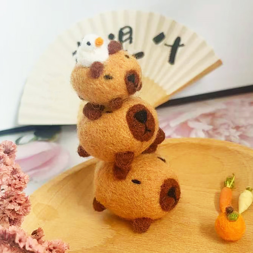 カピバラ羊毛フェルト完成品 つんつん楽 手作り DIY 材料セット 吊るす 