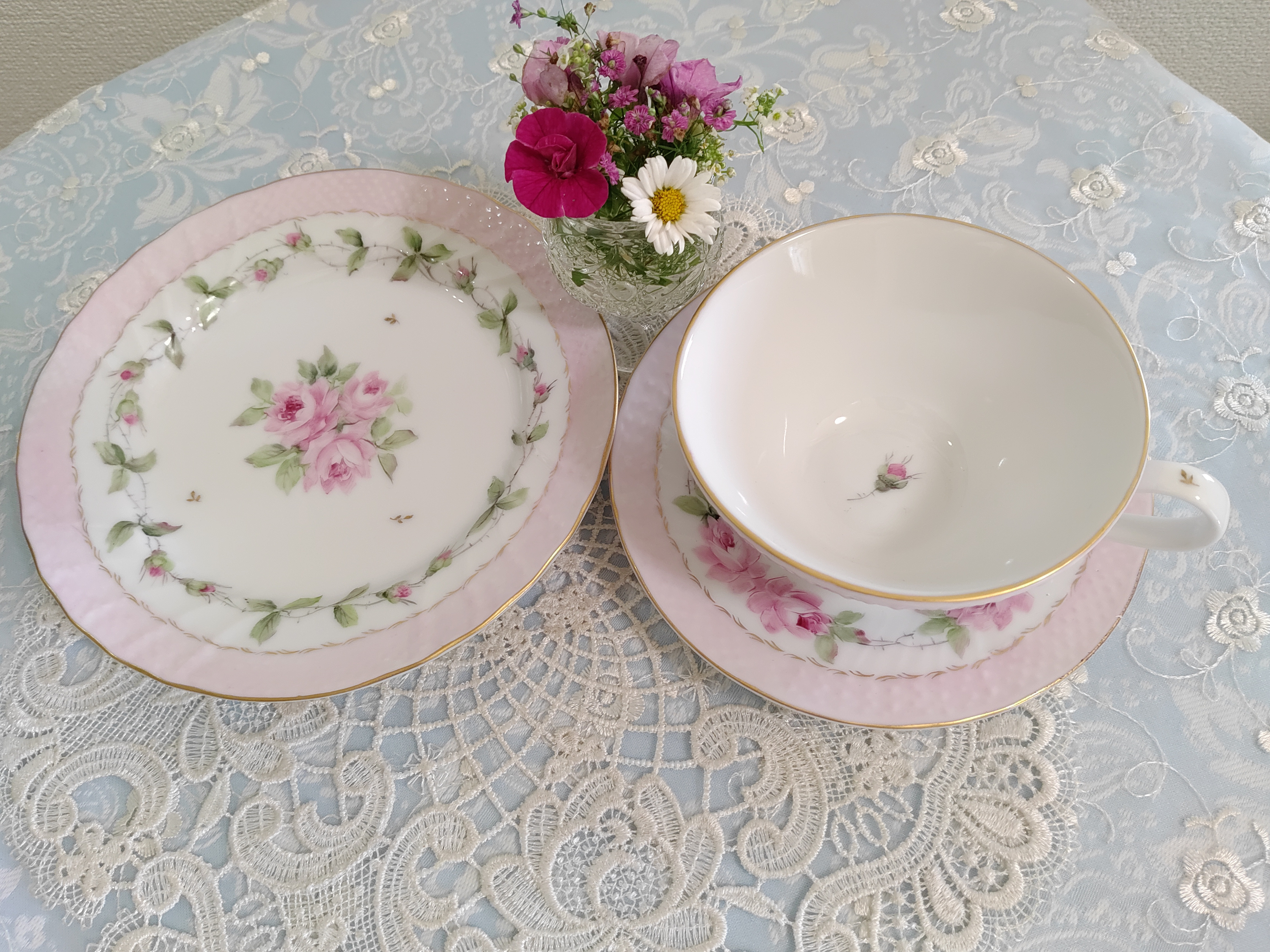 ♡Teaカップ&ソーサー＋17cm皿（ピンク薔薇）
