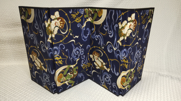 『風神雷神』　四曲一隻 