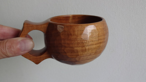 真桜の木の一木彫りコーヒーカップ.  D1265780756(9750円)