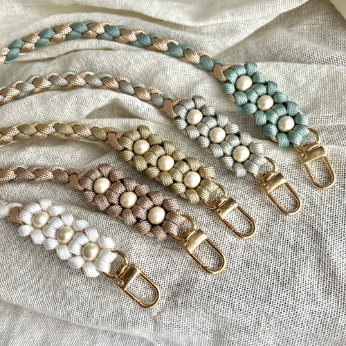 【オーダー用】ハンドストラップ　パラコード　スマホストラップ　くすみカラー 選べる】ハンドストラップ シャンパンゴールド×くすみカラー お花 パラ