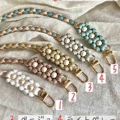 選べる】ハンドストラップ シャンパンゴールド×くすみカラー お花 パラ