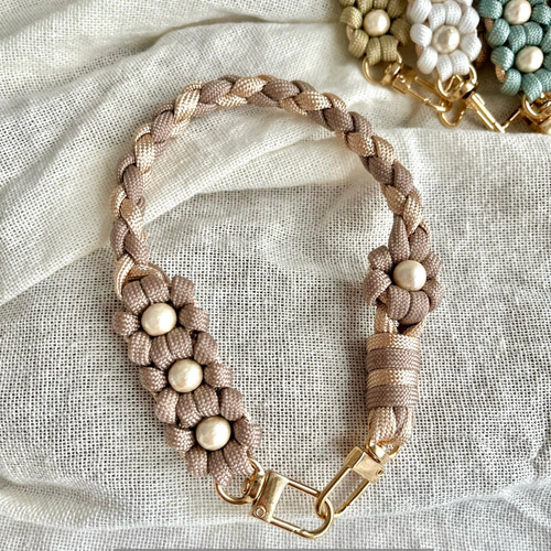 選べる】ハンドストラップ シャンパンゴールド×くすみカラー お花 パラ