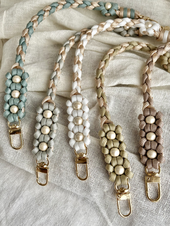 選べる】ハンドストラップ シャンパンゴールド×くすみカラー お花 パラ