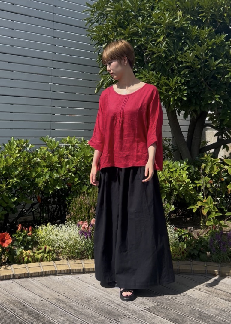 シンプルで着心地がいいピンタック・ドルマンスリーブ・ブラウス＊ルビーレッド＊国産リネン