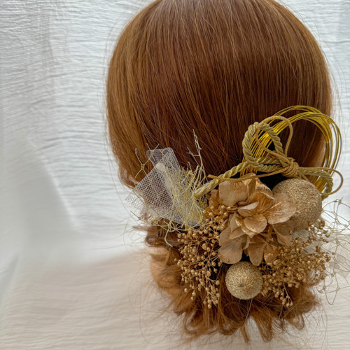 プロフ必読♡ドライフラワーのホワイト＊レッド クリスマスアレンジ プロフ必読♡ドライフラワーのホワイト＊レッド クリスマスアレンジ