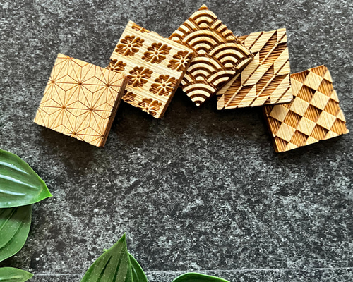Amazon | ラカム 熟練の刺繍職人 手作業 立体 刺繍 ブローチ