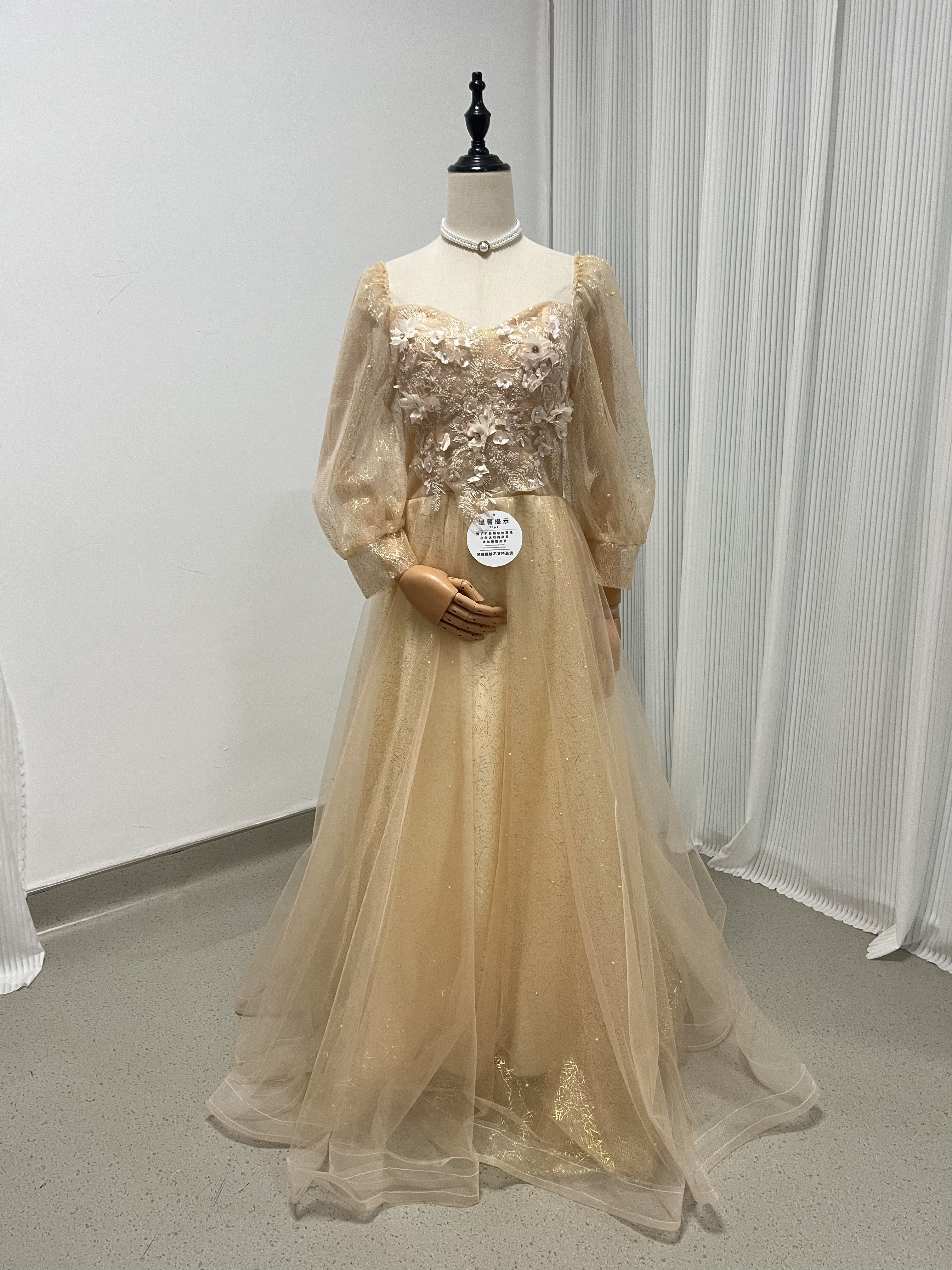 送料無料！上品！パーティードレス シャンパン色 ラウンドネック 上質オーガンジー 2次会 可愛い ロングドレス
