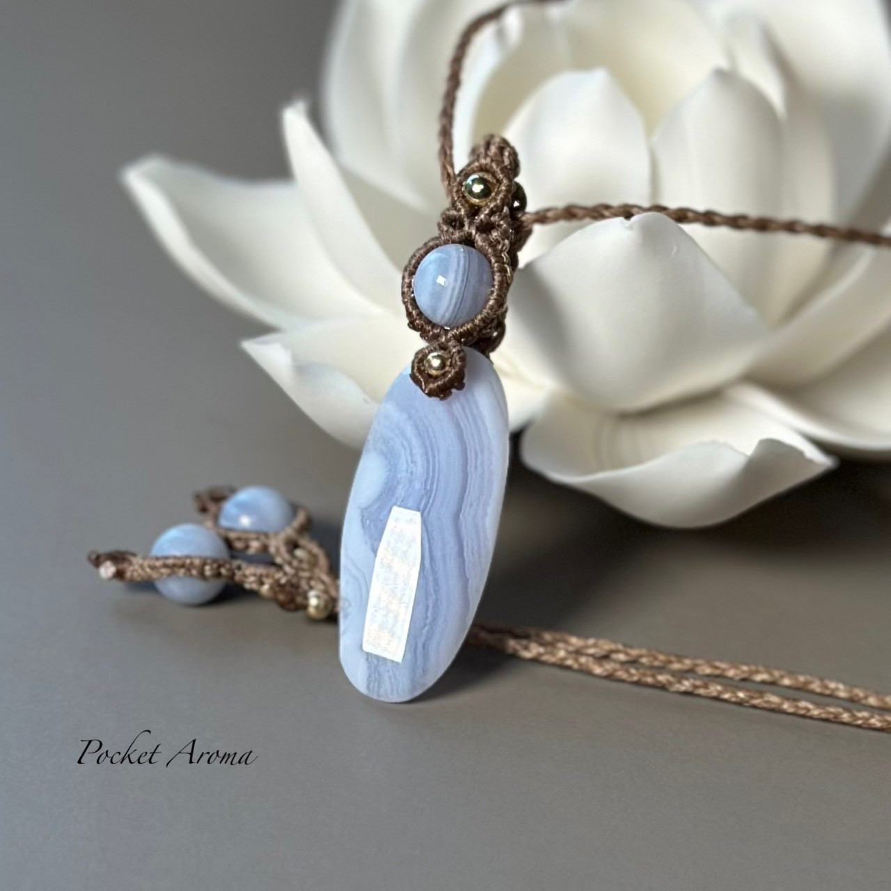 『優和』ブルーレースアゲート のマクラメペンダントネックレス