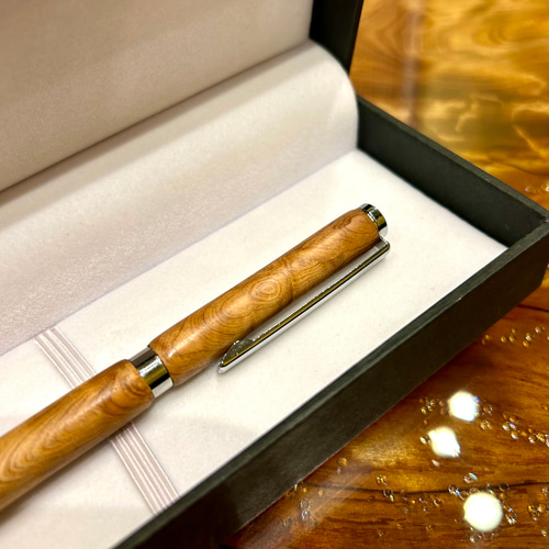 超希少・光明杢】樹齢1000年以上屋久杉・ボールペン 長寿を祈る贈り物