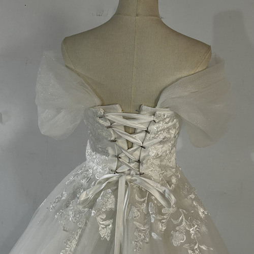 送料無料！人気上昇！3D立体レース刺繍 ウエディングドレス 取り外し  