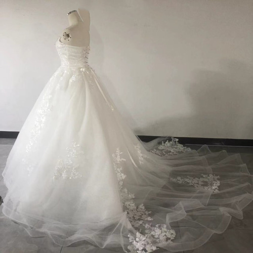 送料無料！人気上昇！3D立体レース刺繍 ウエディングドレス 取り外し  