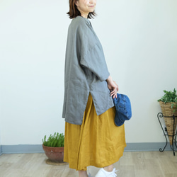 スクエアフォルムのリネンブラウス：グレー 4枚目の画像