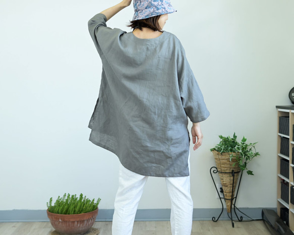 スクエアフォルムのリネンブラウス：グレー 7枚目の画像