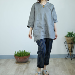 スクエアフォルムのリネンブラウス：グレー 11枚目の画像