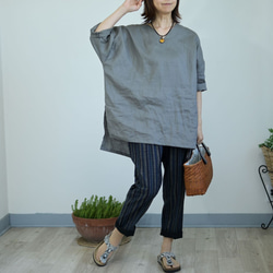 スクエアフォルムのリネンブラウス：グレー 13枚目の画像