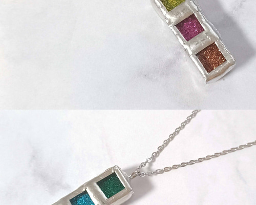 ステンドグラスのようなペンデュラム　大ぶり　シンプル　ネックレス ステンドグラスのようなペンデュラム大ぶりシンプルネックレス