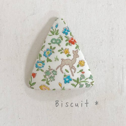 リバティメドウテイルズ♡三角パッチンピン 雑貨・その他 Biscuit  