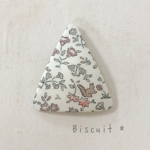 リバティメドウテイルズ♡三角パッチンピン 雑貨・その他 Biscuit  