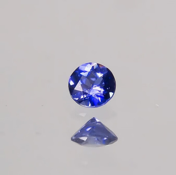 天然ベニトアイト0.07ct その他アクセサリー MaPRE Nene 通販｜Creema 