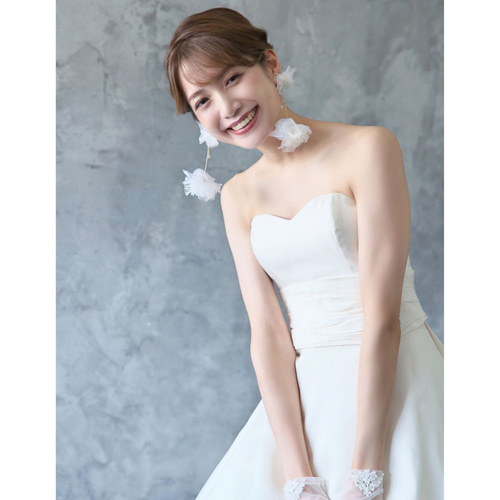 【SHASHI 】ブルームピアス 花 ウェディング ホワイト 白 ホワイトフラワーブルームピアス＆イヤリング 結婚式 花嫁