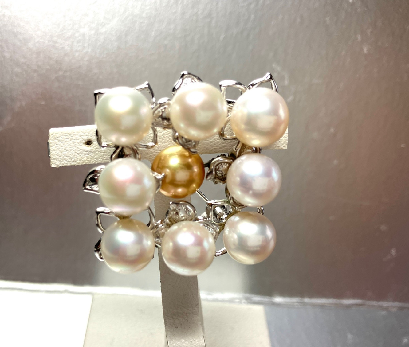 淡水真珠＆あこや真珠8㍉　９個付きの四角ブローチ