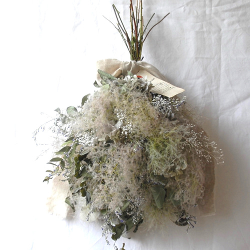 スモークツリー の大きい三日月リース　かすみ草　ドライフラワー SALE】ふわふわ スモークツリー 三日月リース くすみカラー ラッピング無料