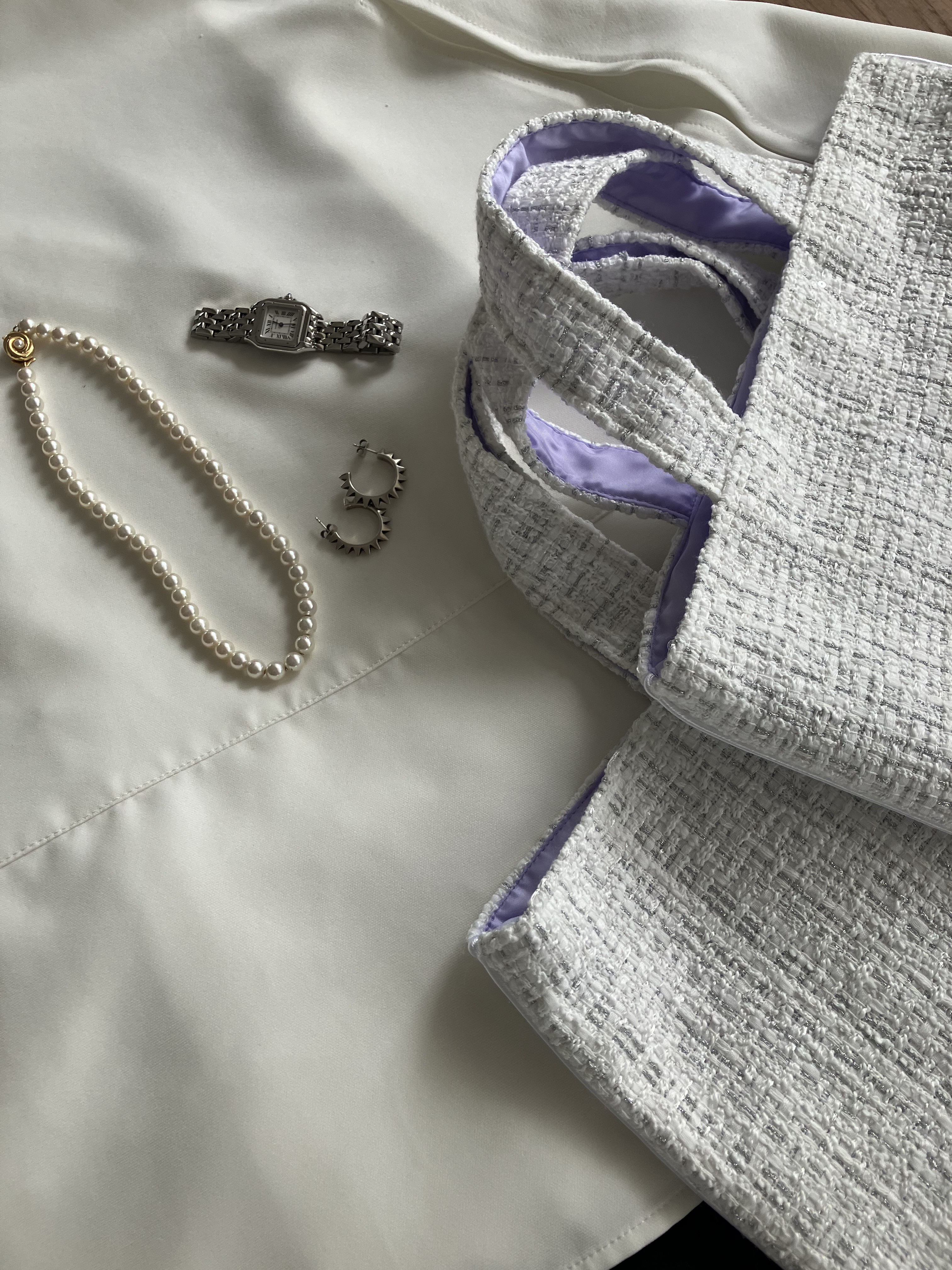 \\ハレの日に持てる//ホワイトシルバー＆ラベンダー【Msize】