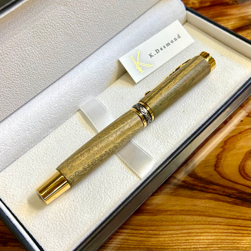 モナーク・生命の樹・世界一重い木】リグナムバイタのボールペン