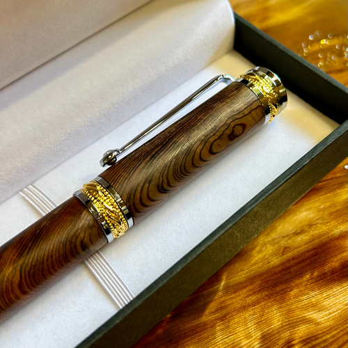 屋久杉光明・トラ杢万年筆 希少・虎杢・光明杢】長寿の木・屋久杉の万年筆 CN8 木材・板 金井工房