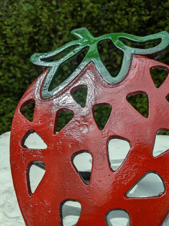 イチゴの形の置物  苺 いちご 置き看板  いちご農園 ジャム  #店舗什器  #アンティーク  #コベントアイアン 8枚目の画像