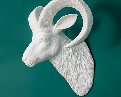 羊の頭 ２色展開 白 黒 壁掛けアート モダン 彫刻 羊 頭 プラスチック彫刻 efa911ce049f4df300f2620e8135c4